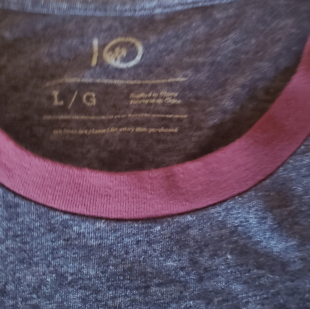 tentree Ladies T-Shirt - Picture 2 of 2